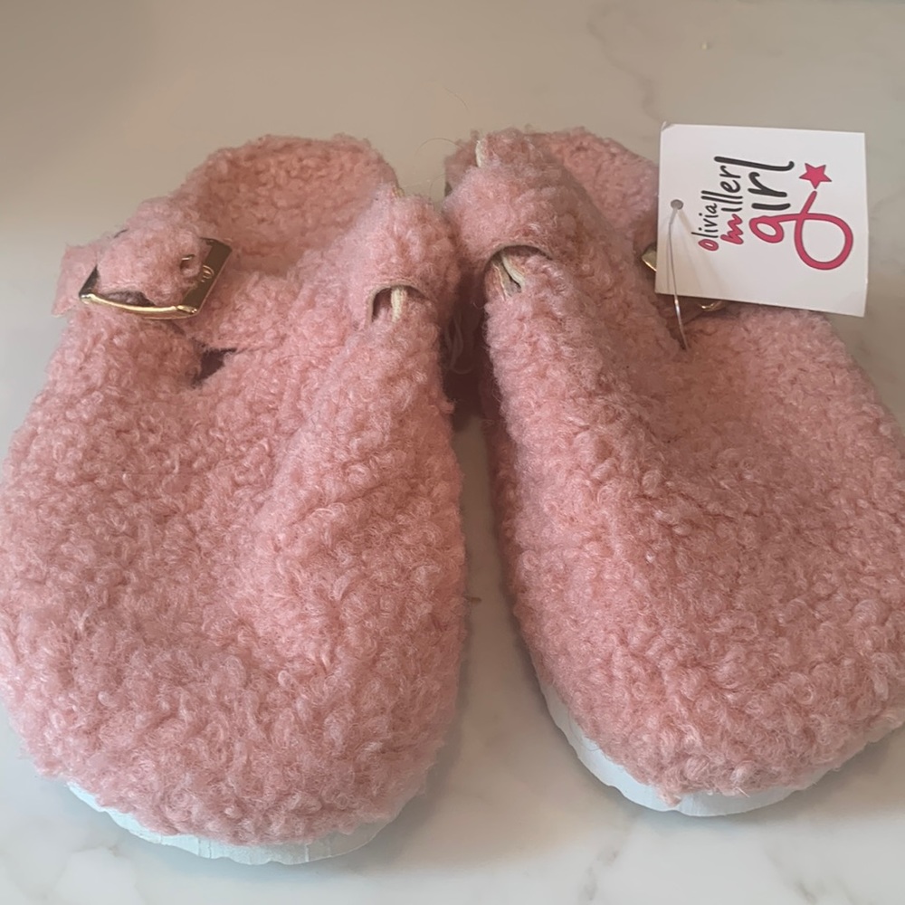 Blush clogs
